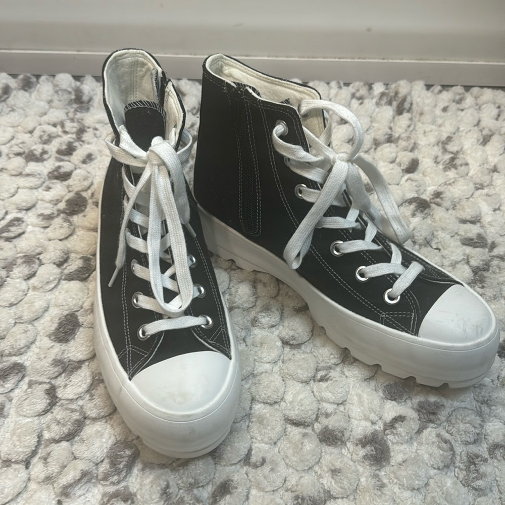 Cute chunky sincerely Jules 8.5 worn Once great condition